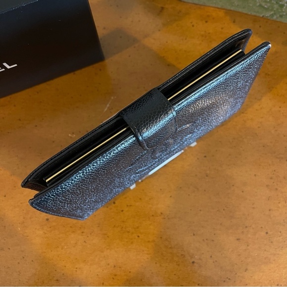 CHANEL CC Logo Black Caviar Skin Frame Kisslock Purse Long Bifold Wallet - Picture 6 of 9